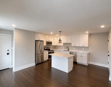 23 Tanner Street - Photo Thumbnail 2