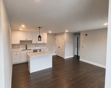 23 Tanner Street - Photo Thumbnail 1
