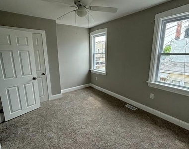 426 Middlesex Street - Photo Thumbnail 7