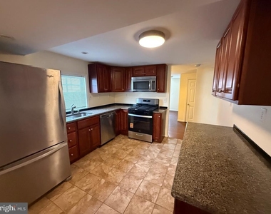 30 E Union Street - Photo Thumbnail 1