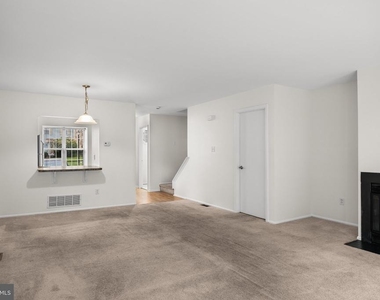 122 Camber Lane - Photo Thumbnail 6
