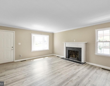 1317 Cedarwood Drive - Photo Thumbnail 7