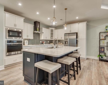 4000 Herons Nest Way - Photo Thumbnail 7