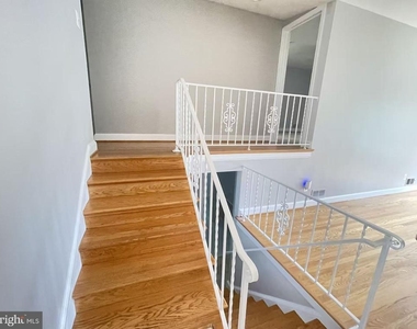 7325 Radcliffe Drive - Photo Thumbnail 32