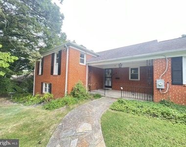 7325 Radcliffe Drive - Photo Thumbnail 2