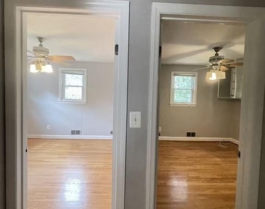 7325 Radcliffe Drive - Photo Thumbnail 33