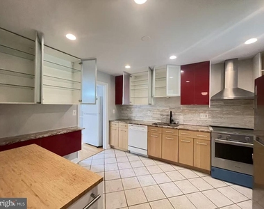 7325 Radcliffe Drive - Photo Thumbnail 20