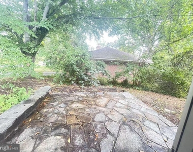 7325 Radcliffe Drive - Photo Thumbnail 25
