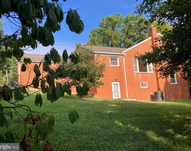 7325 Radcliffe Drive - Photo Thumbnail 8