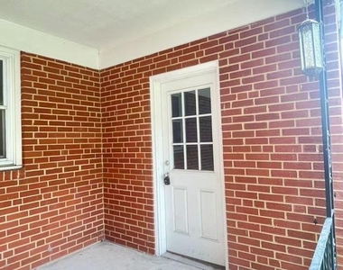 7325 Radcliffe Drive - Photo Thumbnail 5