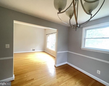 7325 Radcliffe Drive - Photo Thumbnail 18