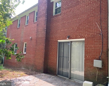 7325 Radcliffe Drive - Photo Thumbnail 7