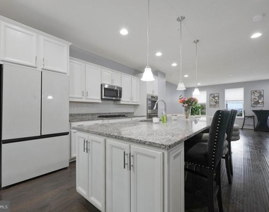 518 Harborview Drive - Photo Thumbnail 11