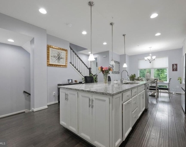 518 Harborview Drive - Photo Thumbnail 9