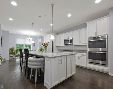 518 Harborview Drive - Photo Thumbnail 7