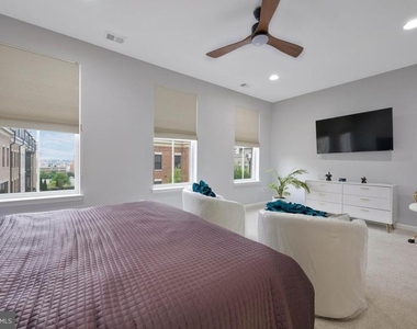 518 Harborview Drive - Photo Thumbnail 18