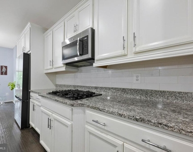 518 Harborview Drive - Photo Thumbnail 8