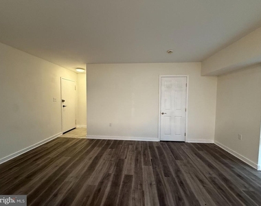 3419 W University Boulevard W - Photo Thumbnail 3