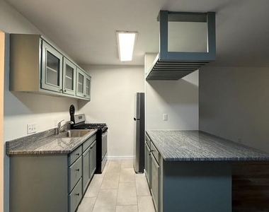 3419 W University Boulevard W - Photo Thumbnail 9