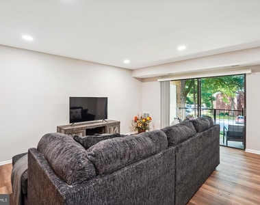 820 Quince Orchard Boulevard - Photo Thumbnail 5
