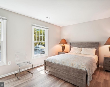 820 Quince Orchard Boulevard - Photo Thumbnail 8