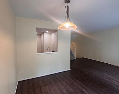 10242 Ridgeline Drive - Photo Thumbnail 7