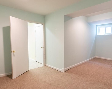 9228 E Parkhill Drive - Photo Thumbnail 17