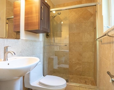 9228 E Parkhill Drive - Photo Thumbnail 7