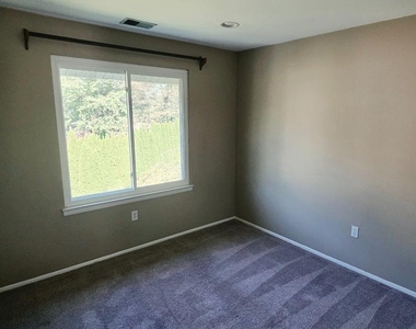 18900 Glendower Road - Photo Thumbnail 11