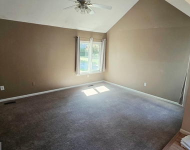 18900 Glendower Road - Photo Thumbnail 4