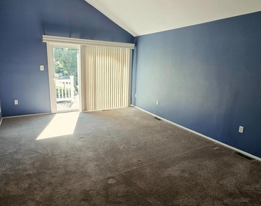18900 Glendower Road - Photo Thumbnail 13