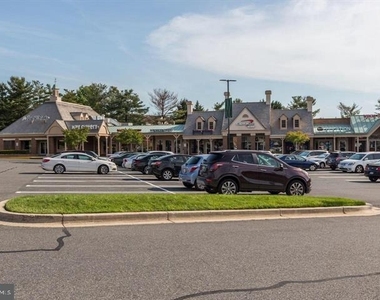 401 Suffield Drive - Photo Thumbnail 22
