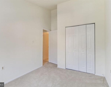 401 Suffield Drive - Photo Thumbnail 9