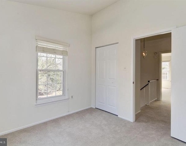 401 Suffield Drive - Photo Thumbnail 12