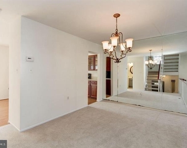 401 Suffield Drive - Photo Thumbnail 2