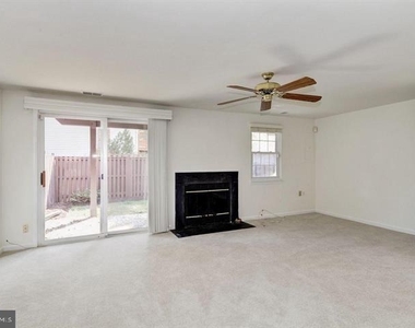 401 Suffield Drive - Photo Thumbnail 13