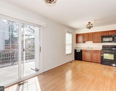 401 Suffield Drive - Photo Thumbnail 5