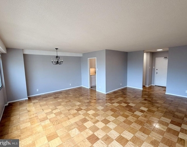 4515 Willard Avenue - Photo Thumbnail 5