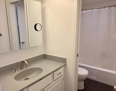 4515 Willard Avenue - Photo Thumbnail 11