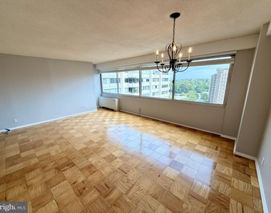 4515 Willard Avenue - Photo Thumbnail 3