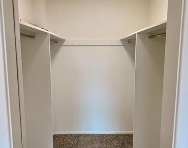 4515 Willard Avenue - Photo Thumbnail 12