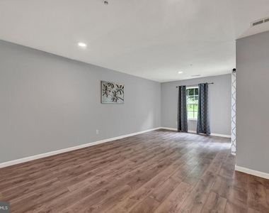 713 English Ivy Way - Photo Thumbnail 3
