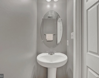 713 English Ivy Way - Photo Thumbnail 6