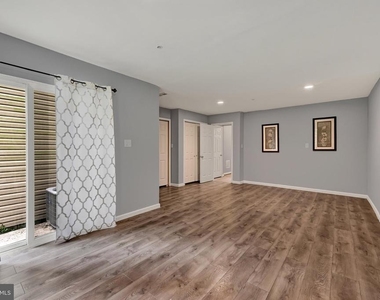 713 English Ivy Way - Photo Thumbnail 5
