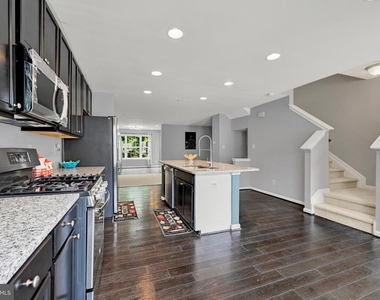 713 English Ivy Way - Photo Thumbnail 15