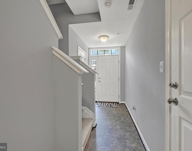 713 English Ivy Way - Photo Thumbnail 2