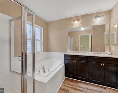 713 English Ivy Way - Photo Thumbnail 22