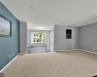 713 English Ivy Way - Photo Thumbnail 7