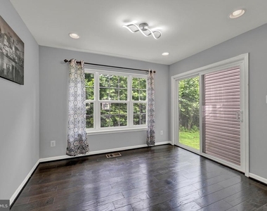 713 English Ivy Way - Photo Thumbnail 10
