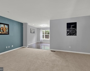 713 English Ivy Way - Photo Thumbnail 8